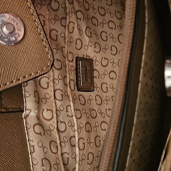 Guess Purse - Picture 6 of 6